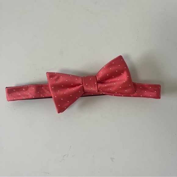 J. Ferrar Pink Polka Dot Adjustable Bow Tie - Picture 1 of 4